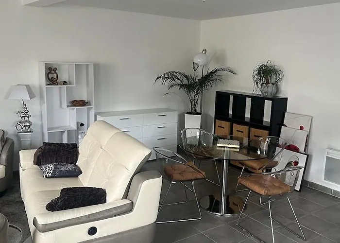 Maison Agreable De 51 M2 Cuts