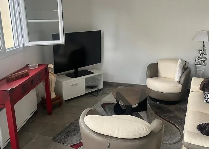 Maison Agreable De 51 M2 Nyaraló